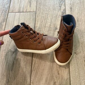 Kids High-Top Sneakers in Brown
